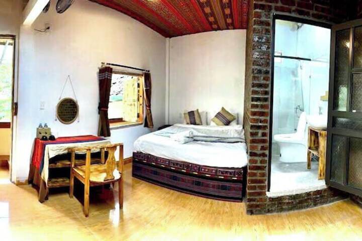 Room 16 of 48