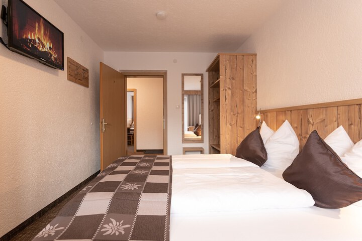 Room 14 of 95