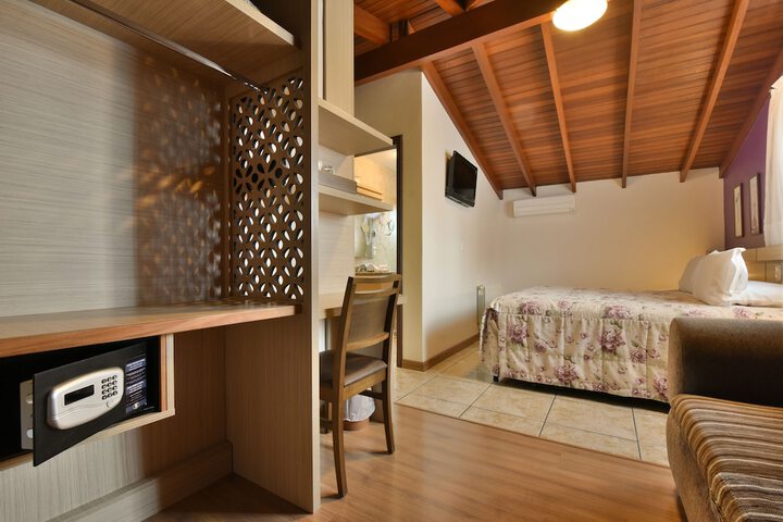 Room 14 of 25