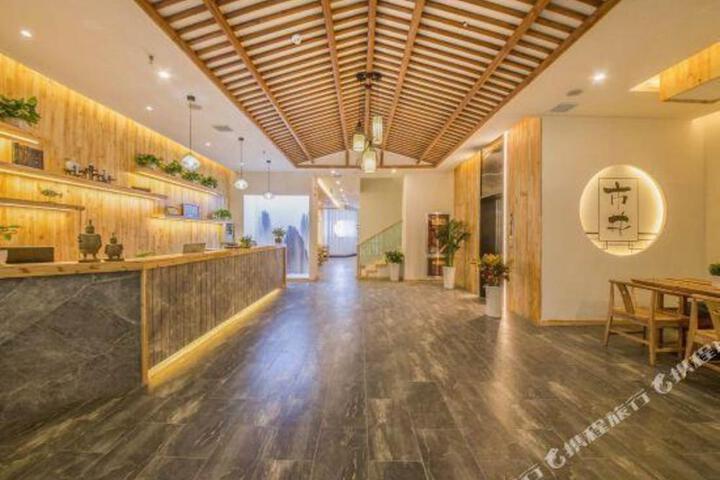 Shijing Homestay (Xian Bell and Drum Tower Muslim Street)