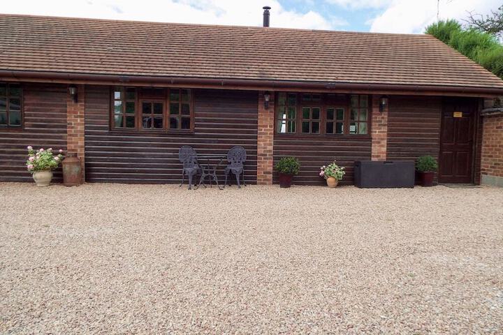 PARLOUR BARN