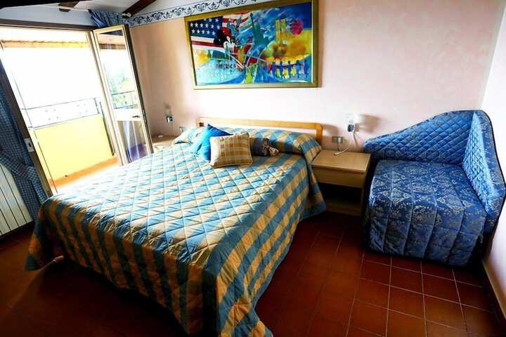 Room 27 of 30