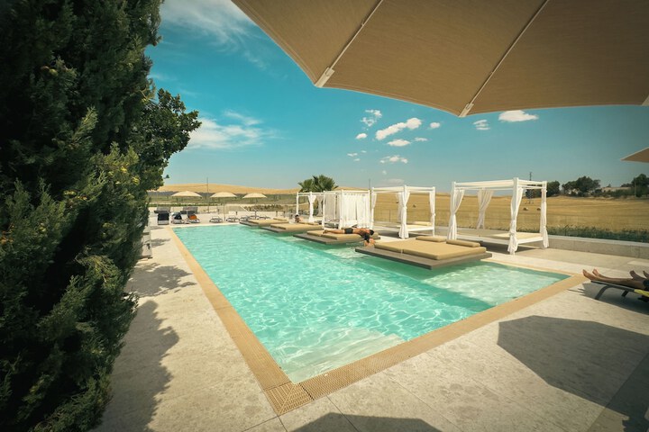 Pool 58 of 106