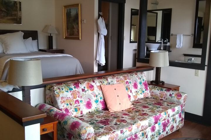 Room 51 of 147