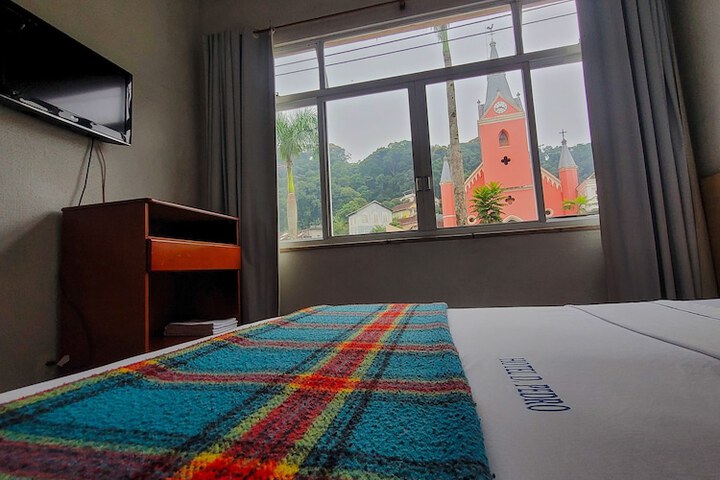 Room 16 of 38