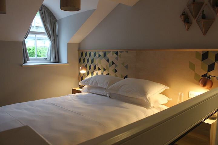 Room 6 of 36