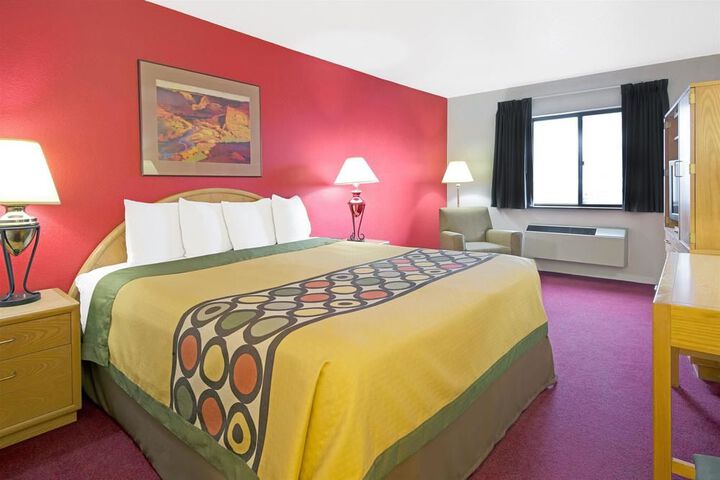 Room 13 of 31