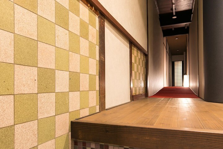 Room 2 of 111