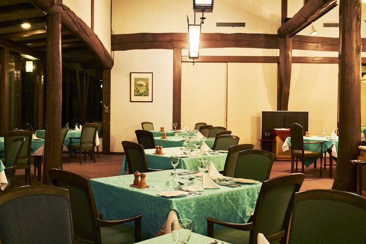 Dining 52 of 162