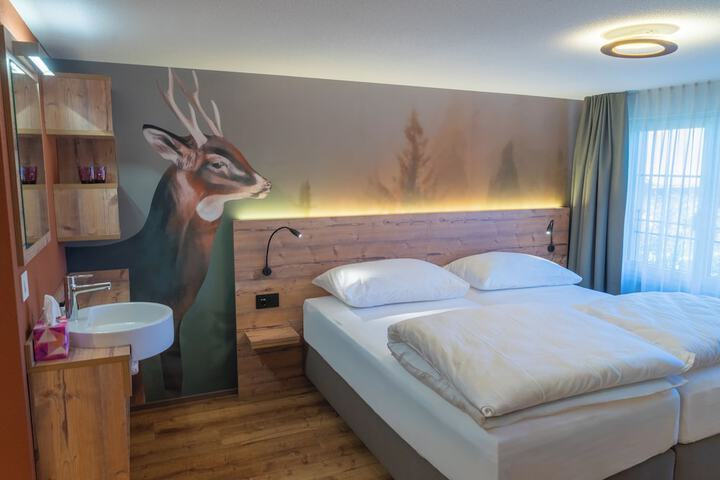 Room 27 of 125