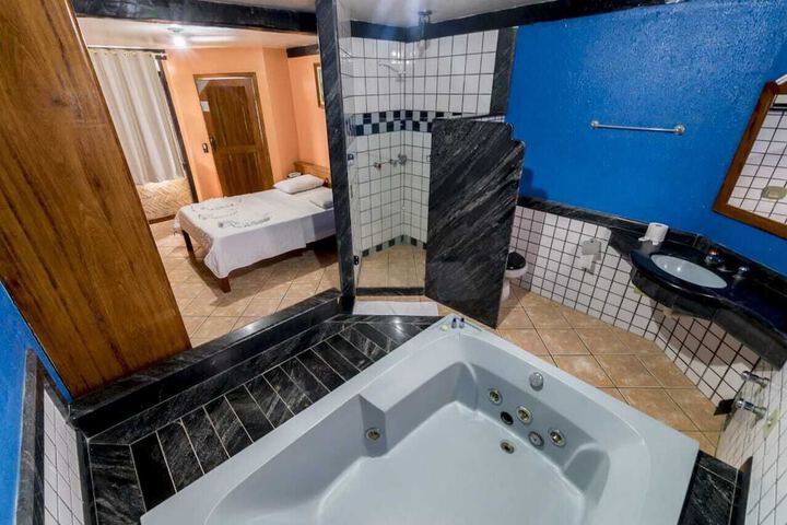 Room 6 of 42