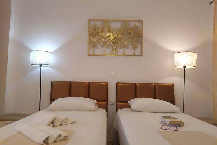 Room 12 of 72
