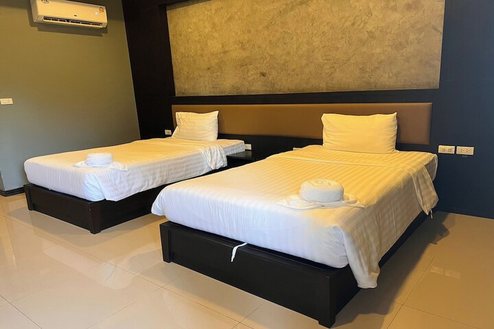 Room 27 of 46