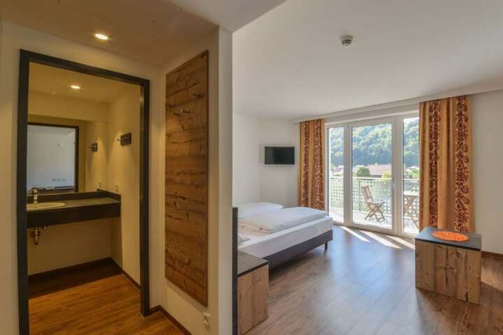 Room 20 of 34