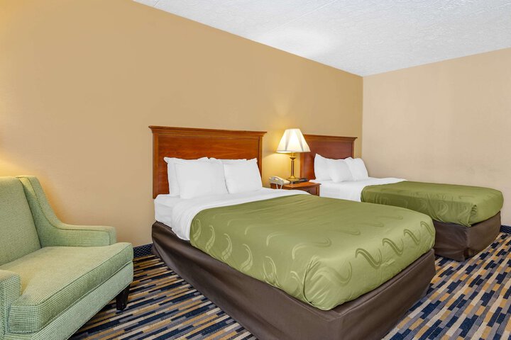 2 Double Beds (1 of 8)
