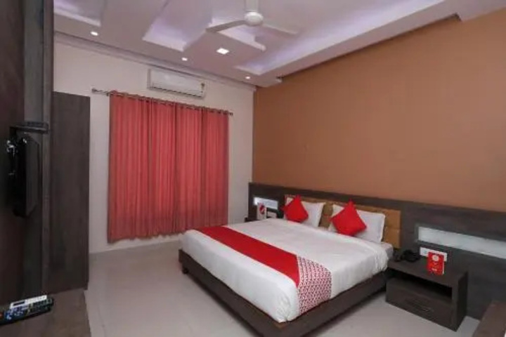 Room 6 of 14