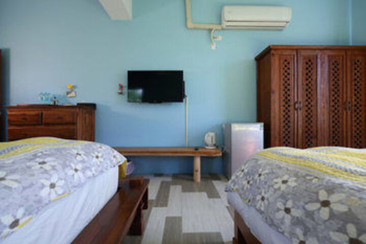 Room 42 of 53