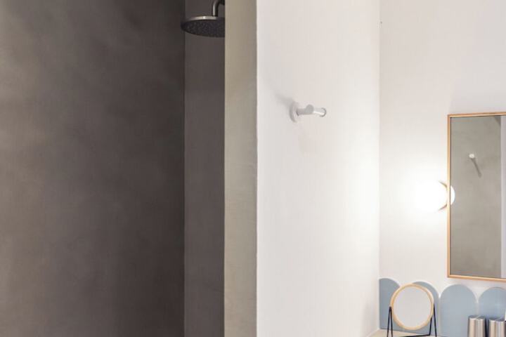 Room 84 of 146