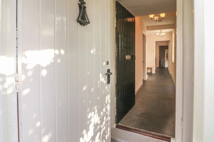 Room 12 of 19