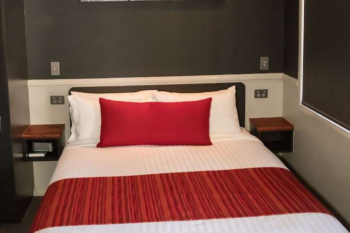 Room 6 of 52