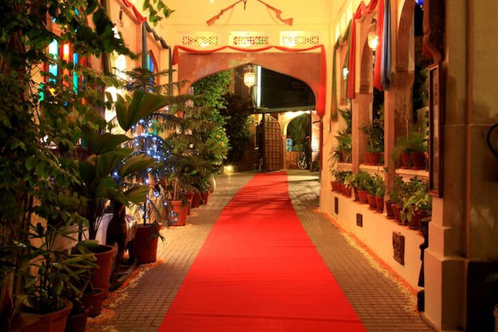 Ballroom/Hall 74 of 97