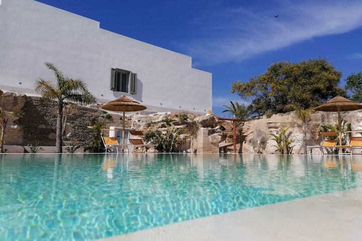 Hotel with Pool