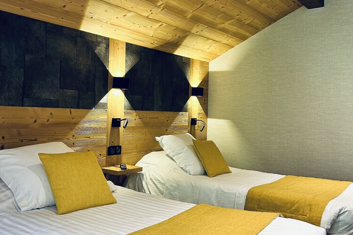 Room 21 of 153