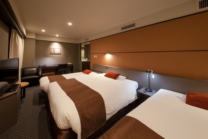 Room 16 of 120