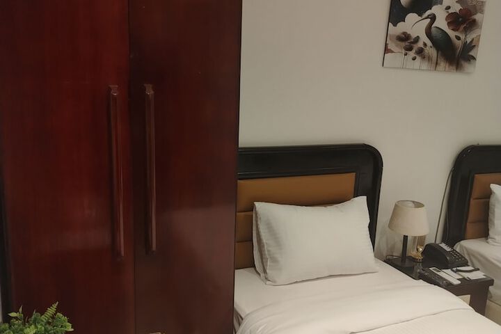 Room 27 of 55