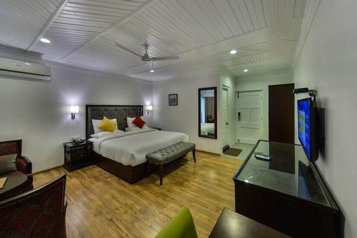 Room 7 of 30
