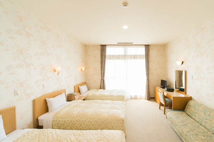 Room 4 of 26
