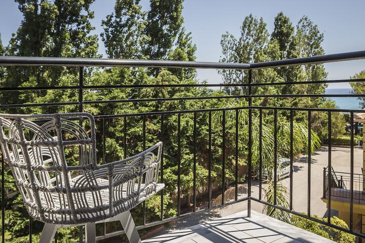 Terrace/Patio 94 of 98
