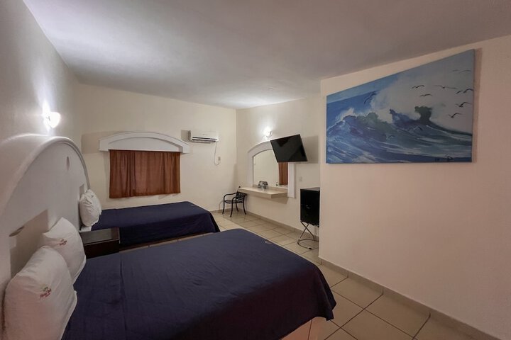 Room 10 of 19