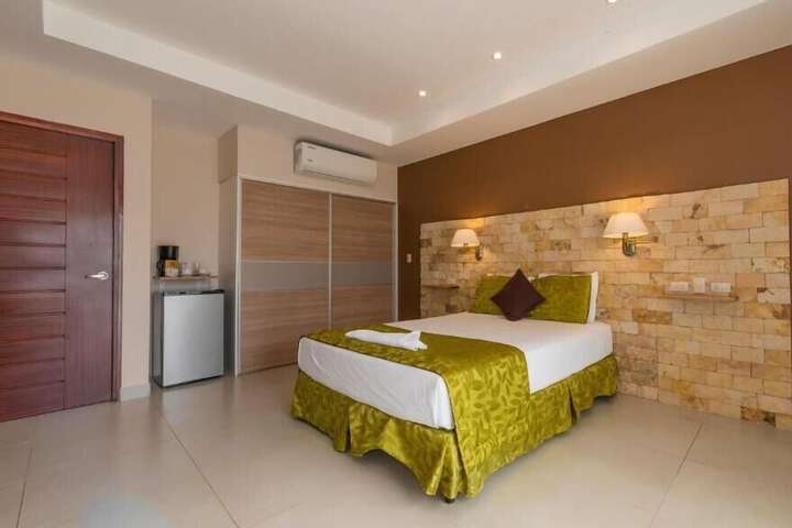 Room 27 of 166