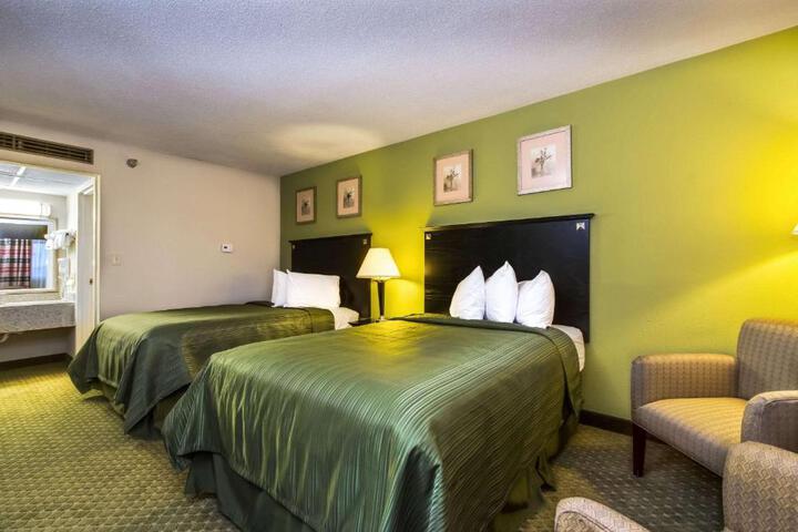 2 Double Beds (11 of 12)