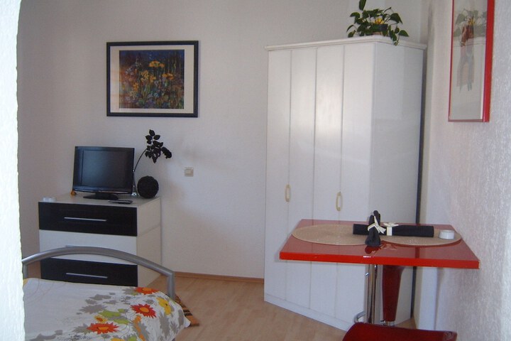 Room 4 of 26