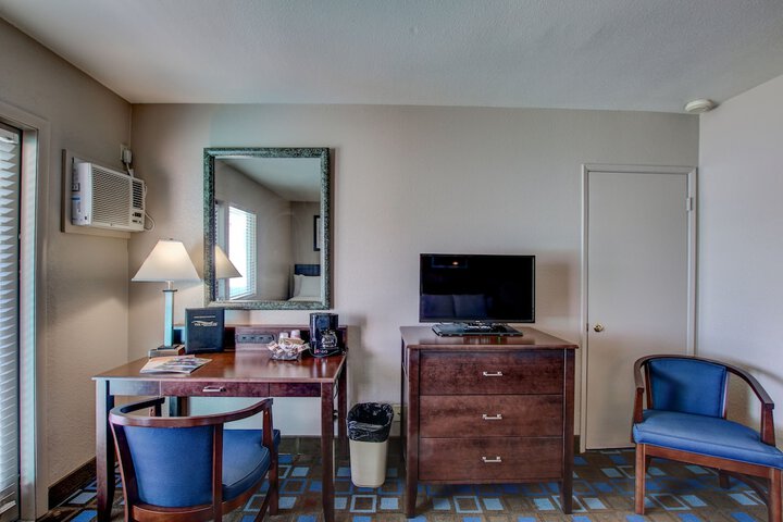 Bay 2 Double Beds Beach Floor (13 of 19)