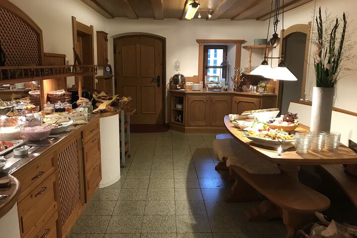 Breakfast/Coffee Service 184 of 221
