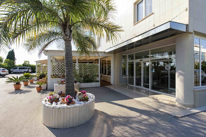 Hotel 84 of 87