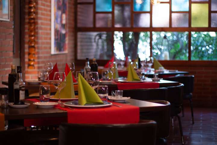 Dining 60 of 98