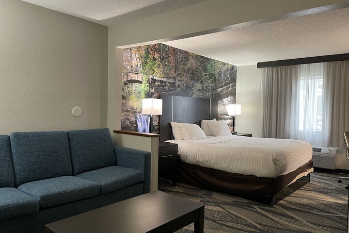 Efficiency King Bed (5 of 24)