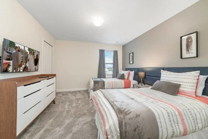 Room 6 of 23