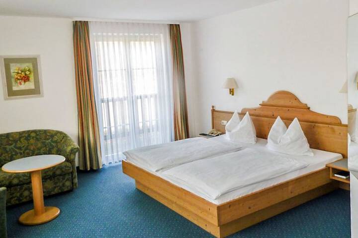 Room 3 of 22