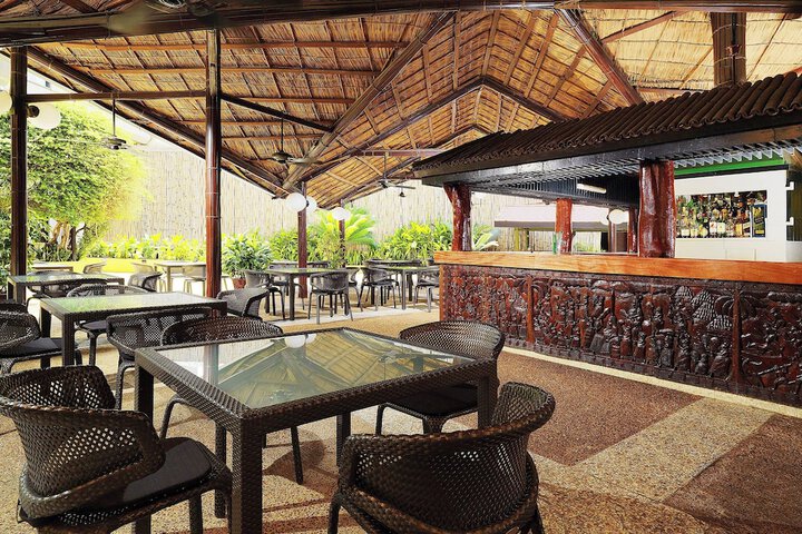 Pools & Facilities