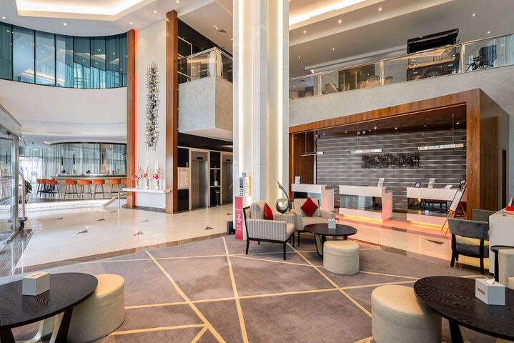 Entrance & Lobby