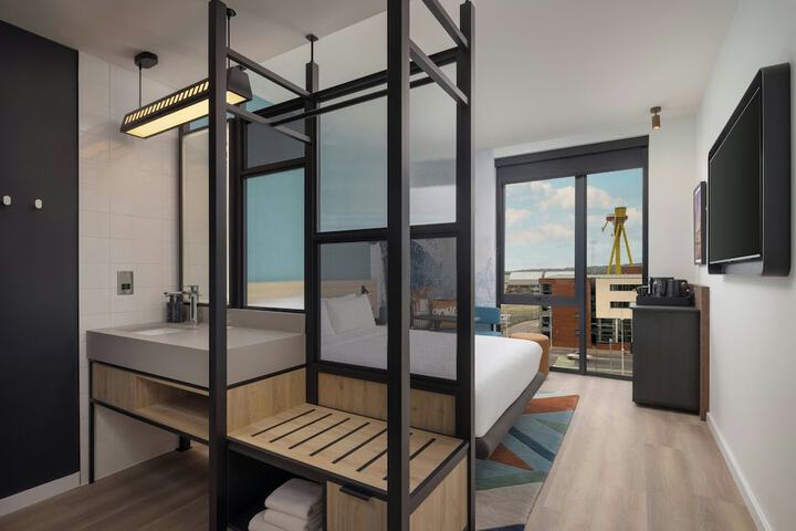 Room 62 of 80
