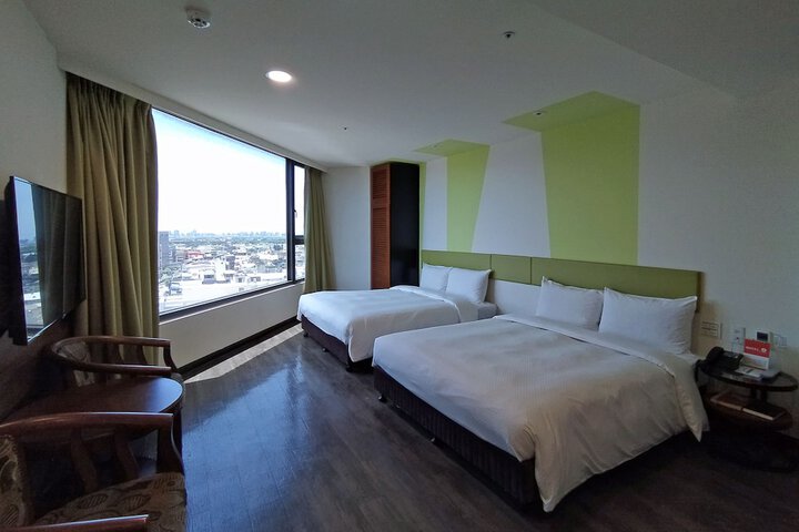 Room 13 of 68