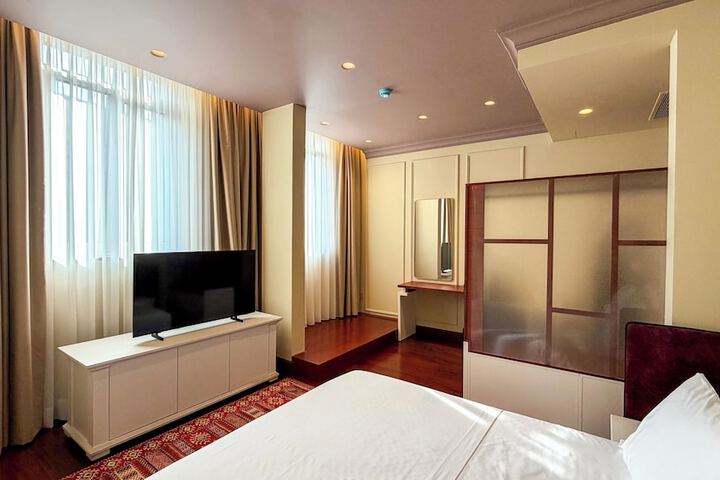 Room 10 of 96