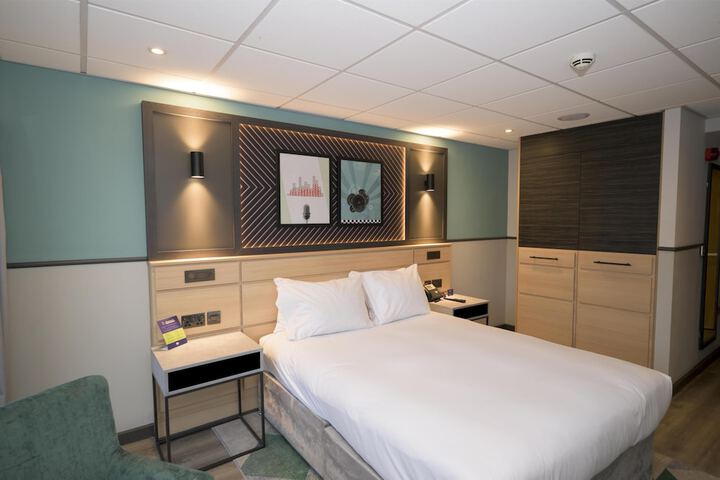 Room 45 of 124