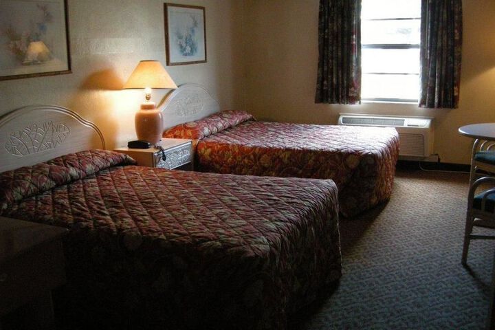Room 7 of 25